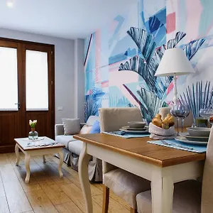 Lora Luxury House كومو